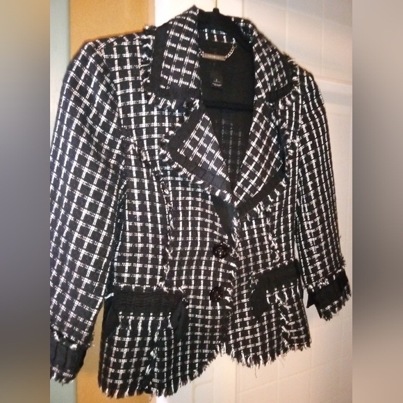 White House Black Market blazer - Picture 4 of 8